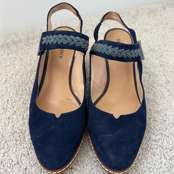 Sundance Chic Navy Suede Women's shoes size 41- however fit like a 40. - Picture 2 of 8